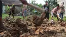 Santri mantan pecandu narkoba belajar bertani di Pesantren Rehabilitasi Narkoba Hikmah Syahadah, Pasir Nangka, Tigaraksa, Tangerang, Rabu (4/9/2019). Sekitar 50 santri yang umumnya mantan pecandu narkoba menjalani terapi penyembuhan di pesantren ini. (merdeka.com/Arie Basuki)