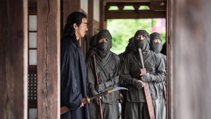 Joe Taslim tampil totalistas saat syuting film Korea. (Sumber: Instagram/@opuspictures)