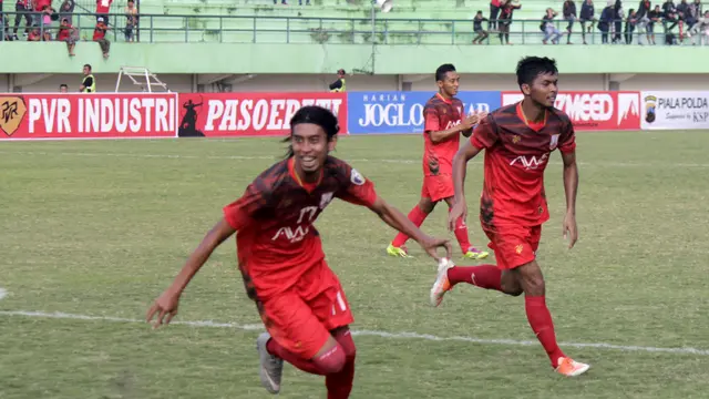 Persis Solo