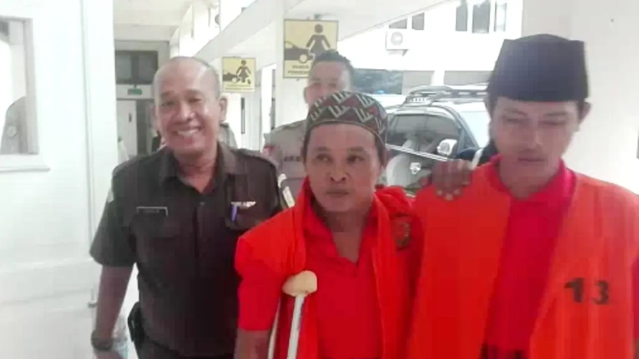 Air Mata Pembunuh Sopir Taksi Online di Palembang Saat Divonis Hukuman Mati