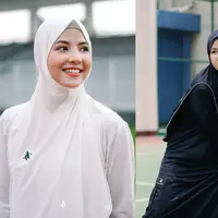 Menggunakan hijab tidak menghalangi Natasha Rizky untuk berolahraga. Intip gaya sporty tapi santun dari Natasha Rizky dengan busana tertutup [@natasharizkynew]