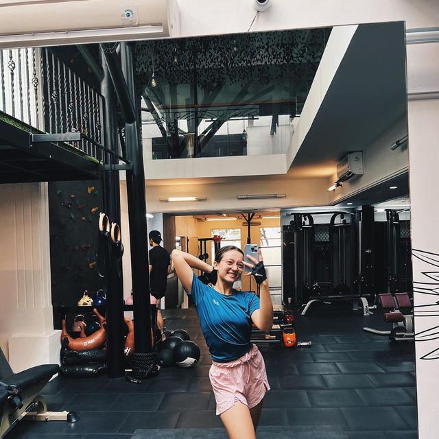 Pamer Otot, Ini 6 Potret Megan Domani Nge-Gym Bareng Jeremie Moeremans