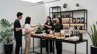 10 Model Teras Terbuka dengan Meja Panjang untuk Jualan Makanan Ringan 2025