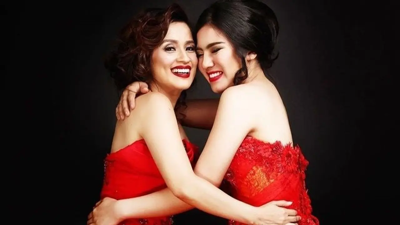 Potret Ibu Felicya Angelista yang Curi Perhatian