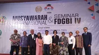 Universitas Negeri Surabaya (Unesa) dan forum dewan guru besar Indonesia menggelar musyawarah dan seminar Internasional FDGBI IV. (Foto: Liputan6.com/Dian Kurniawan)