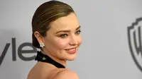 Supermodel, Miranda Kerr menghadiri acara after party Golden Globes 2018 yang digelar oleh InStyle di Los Angeles, Minggu (7/1). Ini merupakan penampilan karpet merah pertama Miranda Kerr sejak pengumuman berita kehamilannya. (Chris Pizzello/Invision/AP)