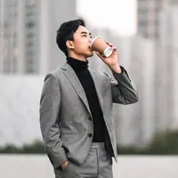 ilustrasi pria bekerja/Anciens Huang/Shutterstock