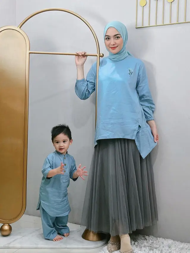 8 Ide OOTD Hijab Rok Tutu dari Tasyi Athasyia hingga Citra Kirana