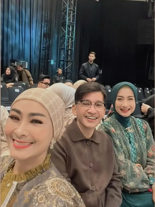 Diisukan Sedang Dekat, 6 Potret Kebersamaan Ruben Onsu dan Desy Ratnasari di Sederet Momen (credit: instagram/isdadahlia).