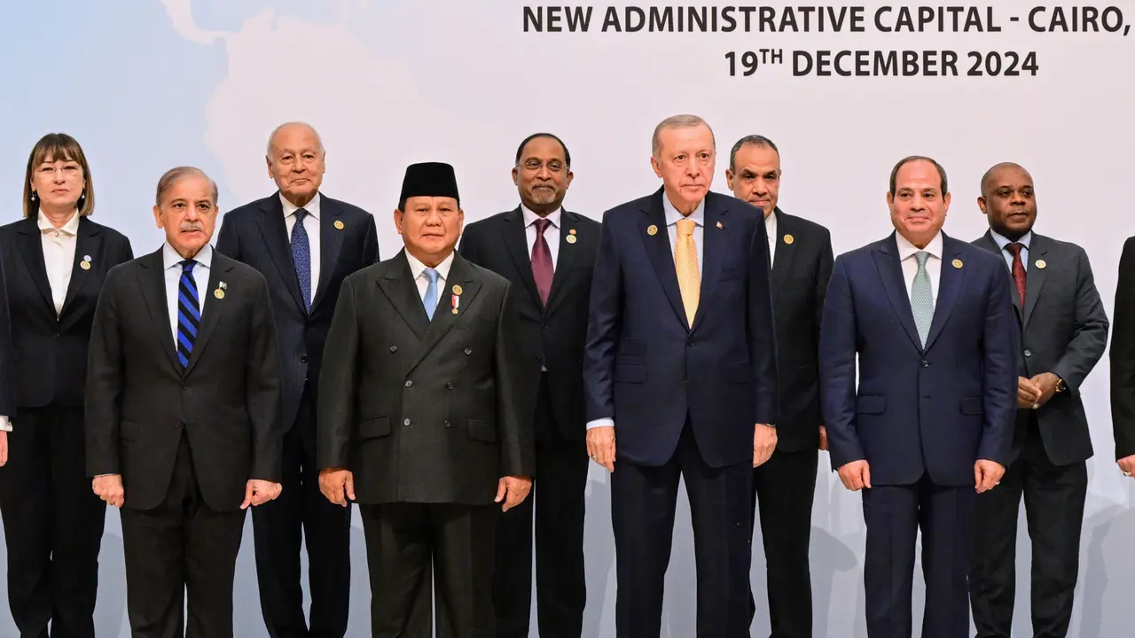 Presiden Prabowo Subianto menghadiri KTT ke-11 Developing Eight (D-8) di Istana Kepresidenan New Administrative Capital, Kairo, Mesir, Kamis (19/12/2024).