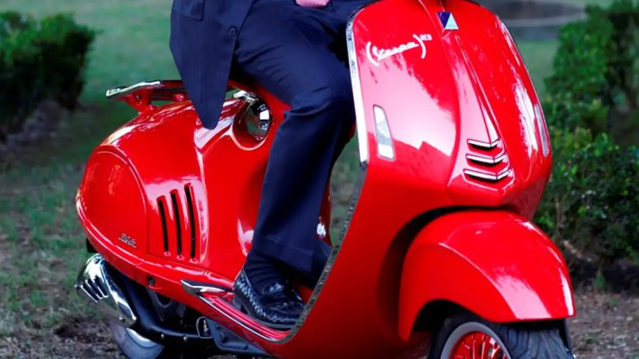 Vespa 946 (RED) Edition