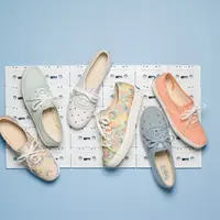 Keds hadir dengan koleksi terbaru untuk membuat perempuan lebih nyaman menggunakan sneakers (Foto: Keds)