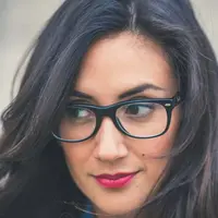 Cewek berkacamata. (Sumber foto: Pexels.com)