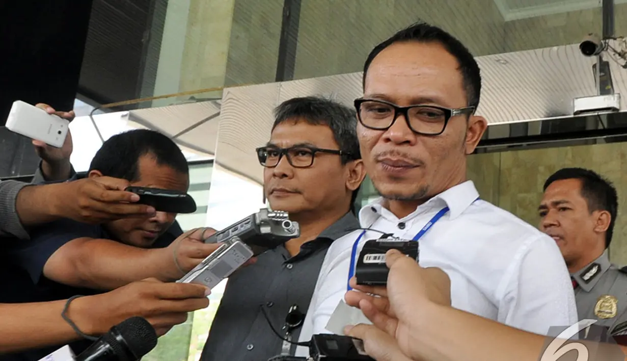 Hanif enggan menyebutkan total harta kekayaannya. Ia hanya memastikan kekayaannya tidak lebih dari Rp 5 miliar, Jakarta, Senin (24/11/2014). (Liputan6.com/Miftahul Hayat) 