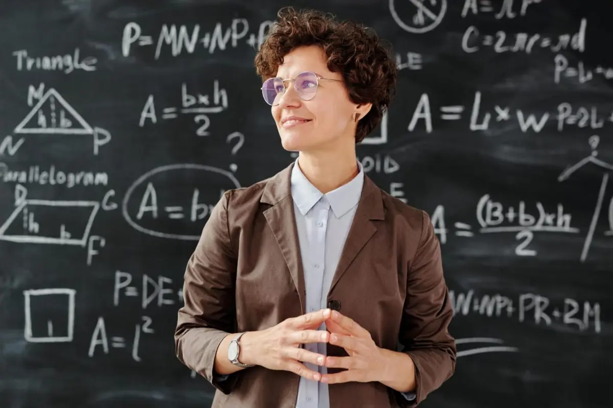 Ilustrasi siswa yang memiliki IQ tinggi (Foto dok : Pexels/Max Fischer)