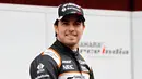 Sergio Perez, dari tim Force India berapa pada urutan ketiga tercepat dengan ctatan waktu 1m 23.650s pada hari ke-2 sesi tes pramusim di Sirkuit Catalunya, Barcelona, Selasa (23/2/2016) malam WIB. (EPA/Alejandro Garcia)