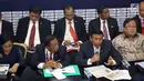 Menko Polhukam Wiranto bersama sejumlah menteri memberi keterangan pers RAPBN 2019 di Media Center Asian Games, JCC Jakarta, Kamis (16/8). Pada konpers tersebut nilai Rupiah dipatok Rp 14.400/US$ dalam RAPBN 2019. (Liputan6.com/Fery Pradolo)