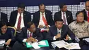 Menko Polhukam Wiranto bersama sejumlah menteri memberi keterangan pers RAPBN 2019 di Media Center Asian Games, JCC Jakarta, Kamis (16/8). Pada konpers tersebut nilai Rupiah dipatok Rp 14.400/US$ dalam RAPBN 2019. (Liputan6.com/Fery Pradolo)
