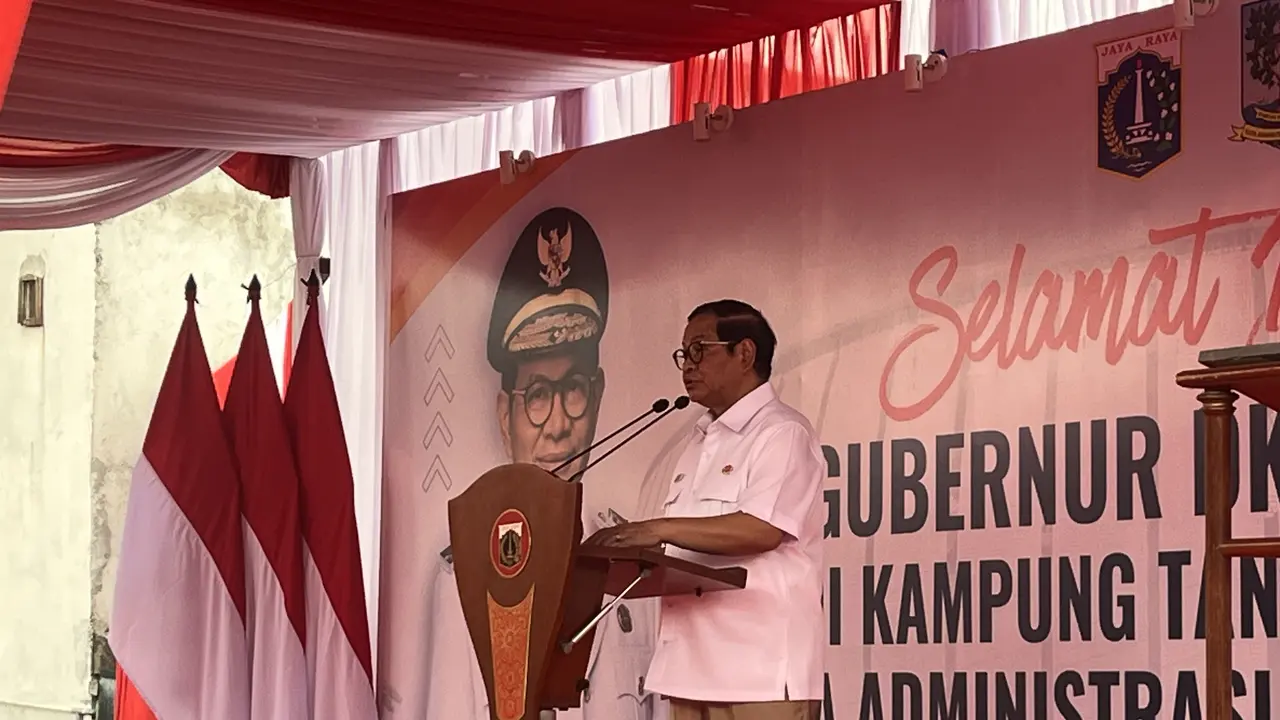 Gubernur DKI Jakarta, Pramono Anung saat peresmian pengubahan nama Kampung Tanah Merah jadi Kampung Tanah Harapan