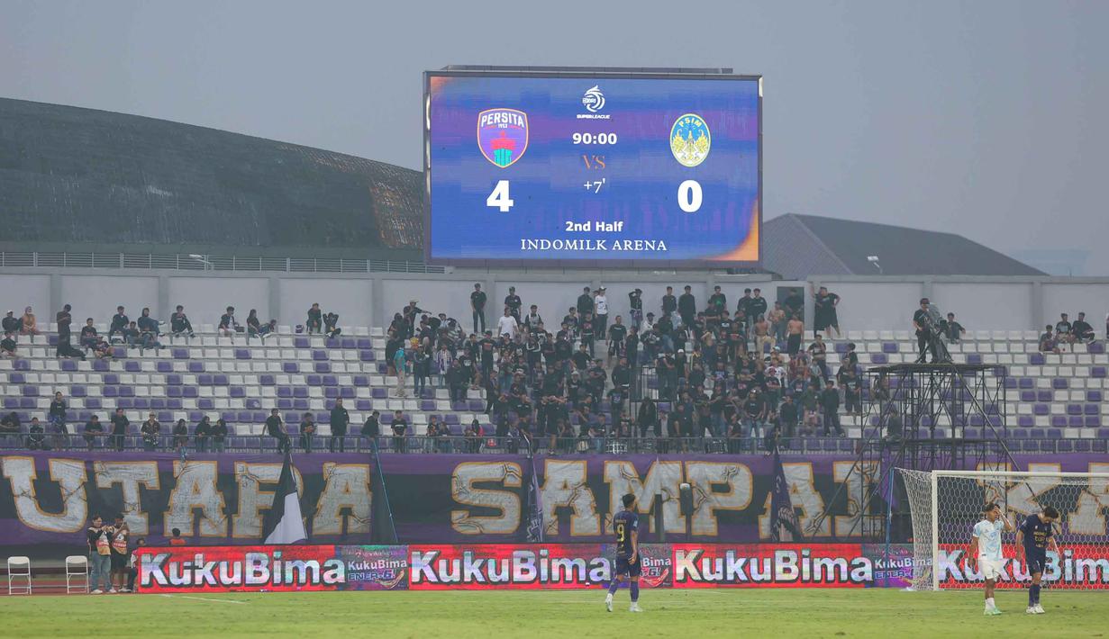 Tampil di markas sendiri, Persita sukses menggulung PSIM dengan skor telak 4-0. (Bola.com/M Iqbal Ichsan)
