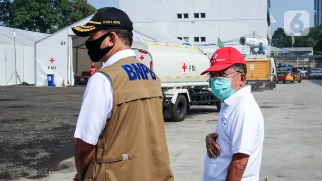 FOTO: Ketua Gugus Tugas Kunjungi Gudang Darurat COVID-19 PMI
