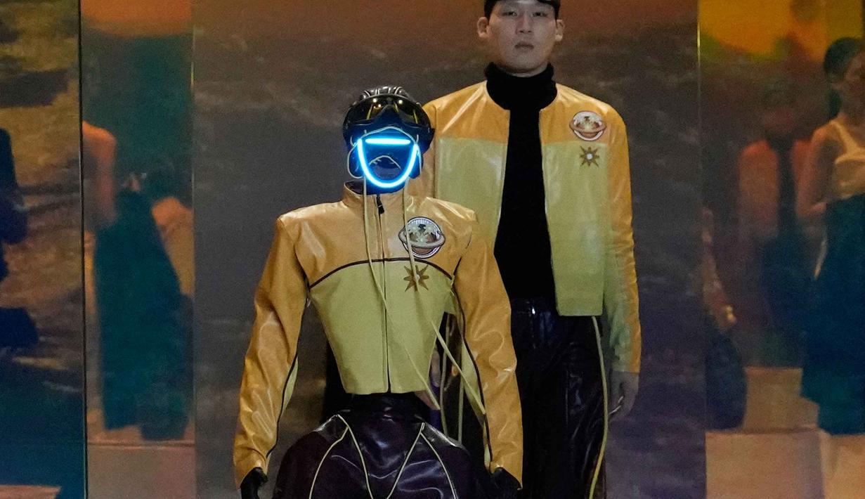  Physical AI Fashion Show dari Galaxy Corporation di Seoul, Korea Selatan, Kamis 28 Mei 2026. (AP Photo/Ahn Young-joon)
