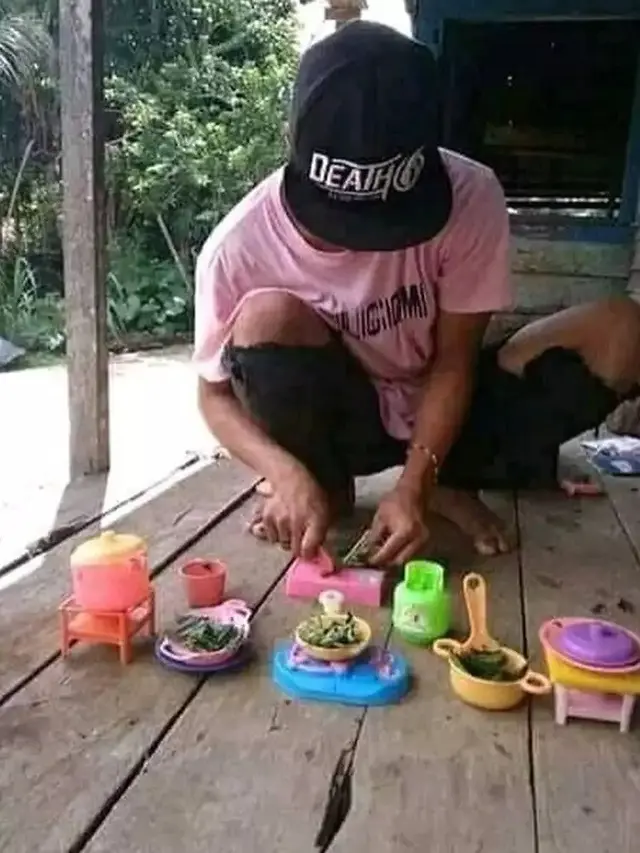 6 Aksi Bapak-Bapak Bak Anak Kecil Ini Bikin Senyum, Netizen: Puber Kedua