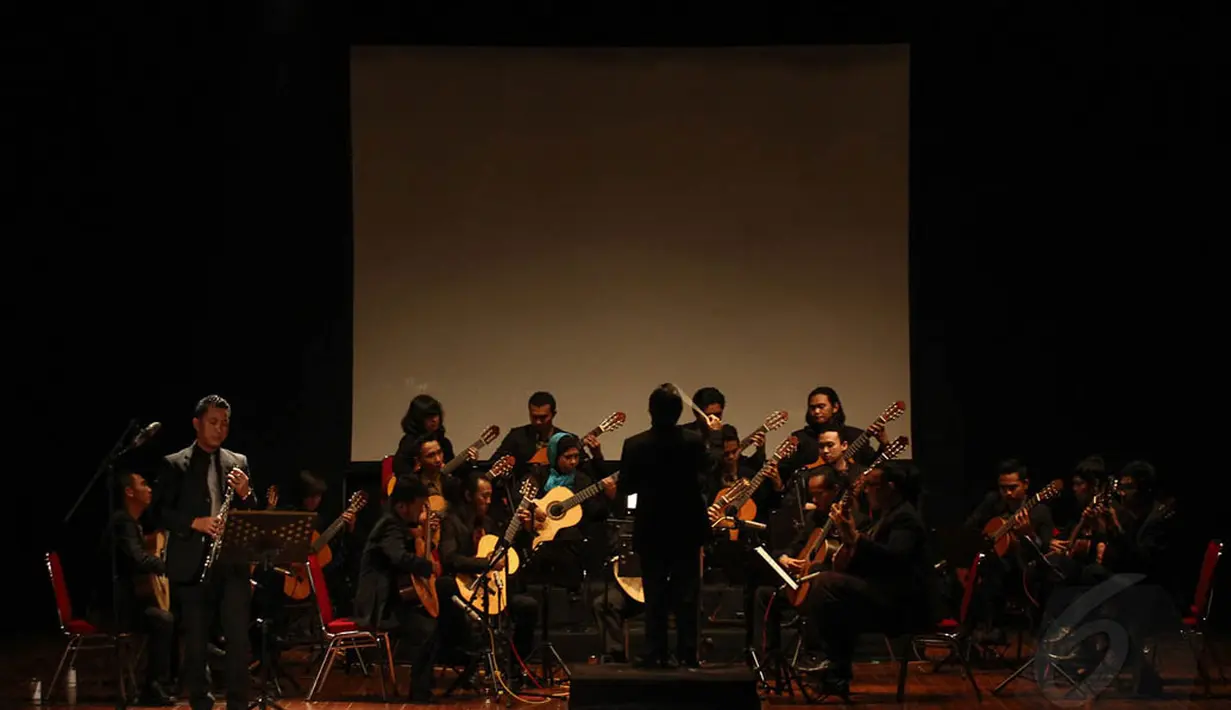 Beberapa seniman tersebut diantaranya adalah Linda Sitinjak (soprano), Sigit Arditya (Violist), Septian Dwi Cahyo (Mime), RB Satrio (clarinetist) dan Daniel (Dancer) (Liputan6.com/Faizal Fanani)