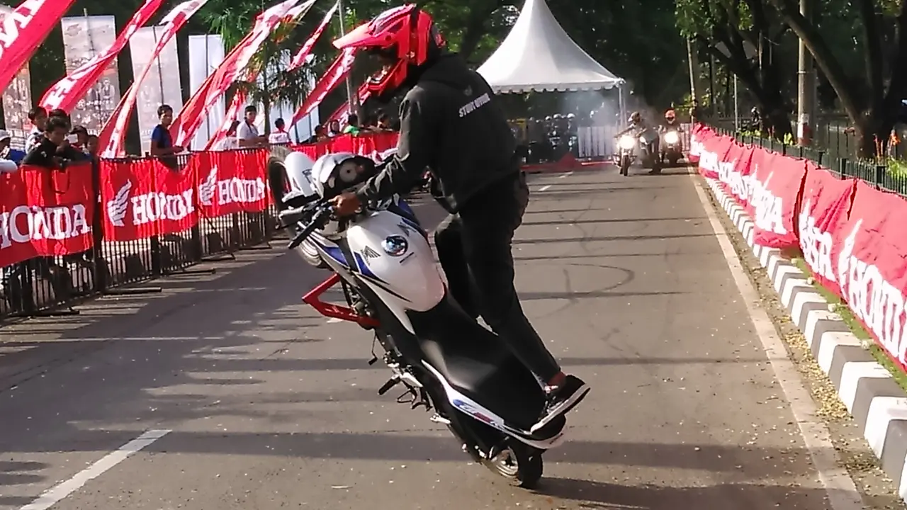 Honda Gelar Roadshow Motor Sport di Tangerang