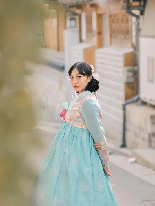 Aura bumil cantik dalam diri Rinni Wulandari pun semakin terpancar karena penampilannya yang begitu anggun dan menawan. @rinni_w.