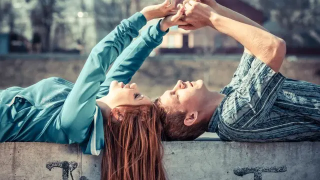 [Bintang] Dating online