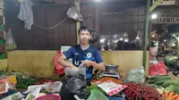 Harga pangan sedang mengalami kenaikan, salah satunya harga cabai yang saat ini mencapai 90 ribu per kilo dan bawang merah yang mencapai 40 ribu perkilo di Pasar Agung, Depok, Jawa Barat.