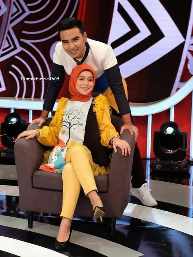 Terlibat Cinta Lokasi, Ini 6 Potret Kebersamaan Lesty Kejora dan Hari Putra