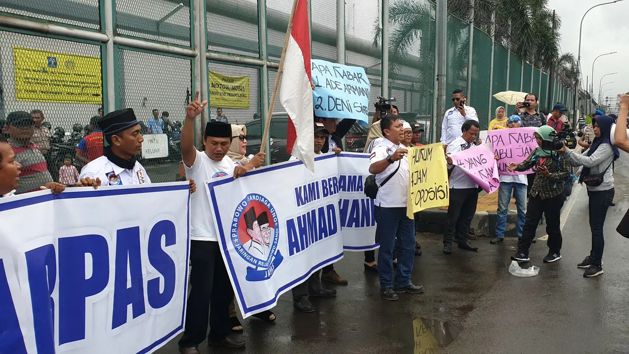 Aksi Bela Ahmad Dhani