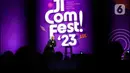Komika Alma saat tampil dalam acara Jakarta International Comedy Festival (Jicomfest) 2023 di Tennis Indoor Senayan, Jakarta, Sabtu (16/12/2023). (Liputan6.com/Herman Zakharia)