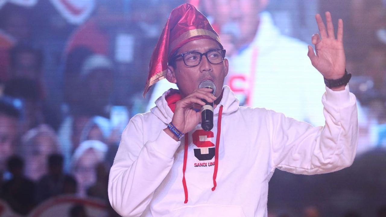 Sandiaga Uno Sapa Milenial Makassar