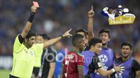Pemain Timnas Indonesia, Abduh Lestaluhu diusir wasit pada laga final leg kedua Piala AFF 2016 di Thailand, (17/12/2016). (Bola.com/Vitalis Yogi Trisna)