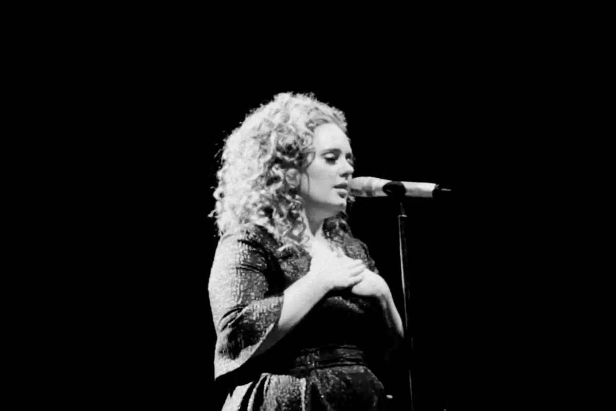 Adele (fanpop.com)