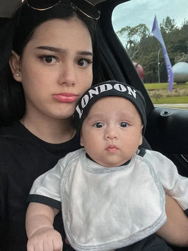 Pasang Muka Datar Terlihat Seperti Kebingungan