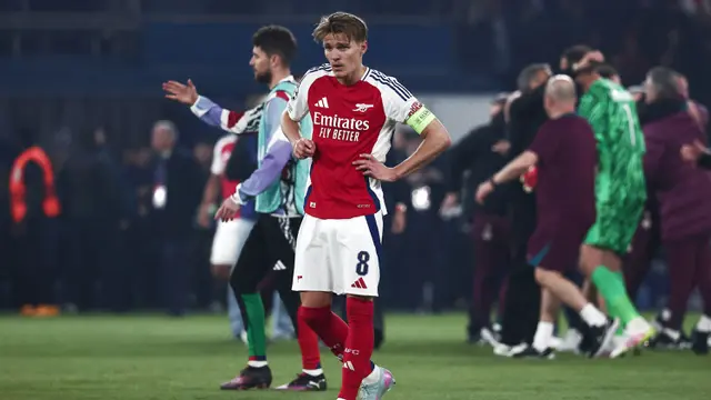Foto: Tak Ada Gelar untuk Arsenal Musim Ini, Begini Potret Kecewa Para Penggawa The Gunners saat Ditumbangkan PSG di Liga Champions