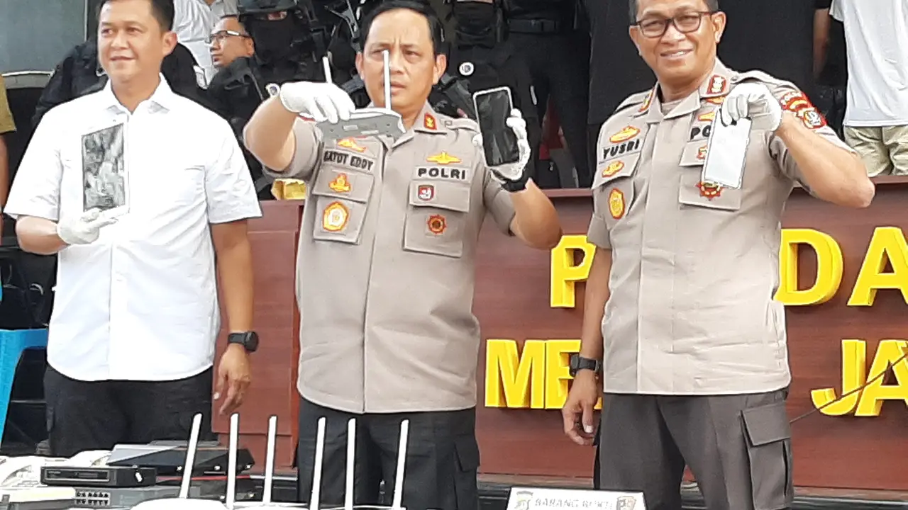 Kapolda Metro Jaya, Irjen Gatot Eddy Pramono menggelar konferensi pers terkait aksi penipuan puluhan WN Tiongkok. (Liputan6.com/ Ady Anugrahadi)