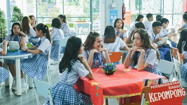 Hadir dengan Wajah Baru, Ini 6 Kebersamaan Pemain Persahabatan Bagai Kepompong