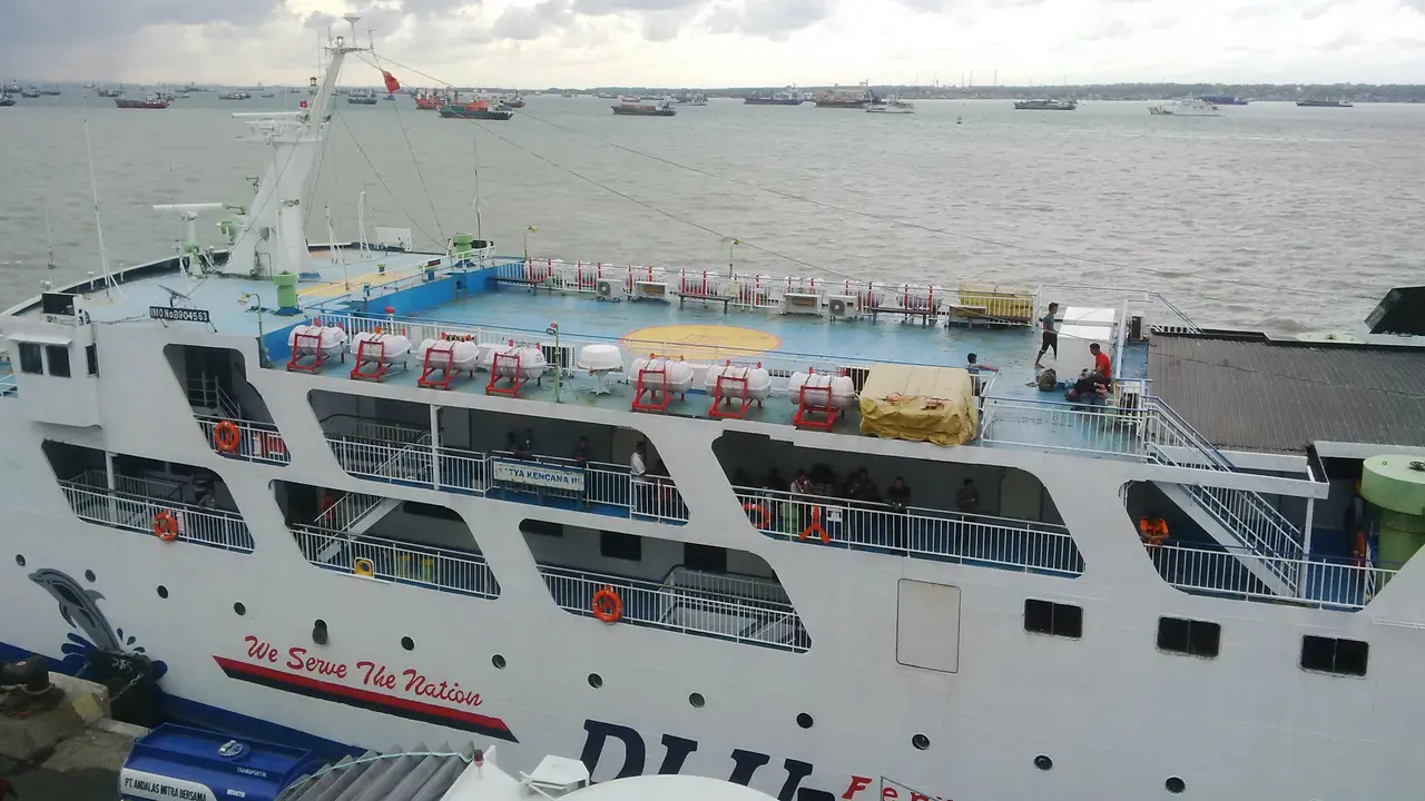Menyapa Senja di Surabaya North Quay