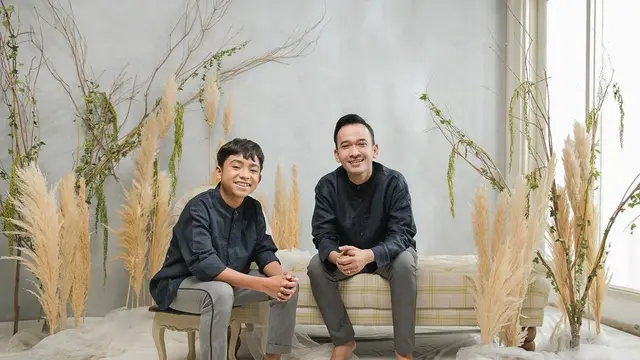 Ruben Onsu dan Betrand Peto. (Foto: Dok. Instagram @betrandpetoputraonsu)
