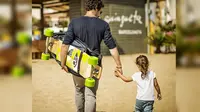 Longboardstroller, membantu para ayah tetap trendi saat bermain skateboard sambil mengasuh anak.