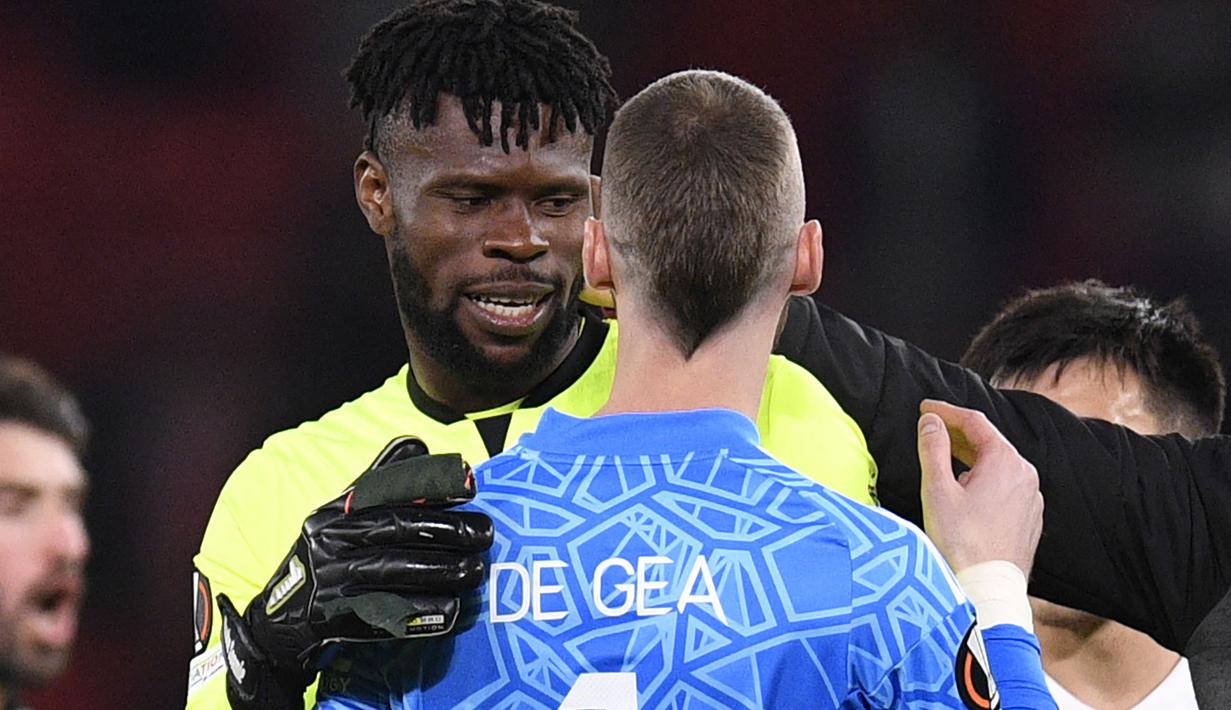 Usai laga berakhir, De Gea tak ragu memberikan pujian kepada Uzoho. Menurutnya, kiper asal Nigeria tersebut sudah tampil sangat luar biasa dalam pertandingan ini. (AFP/Oli Scarff)