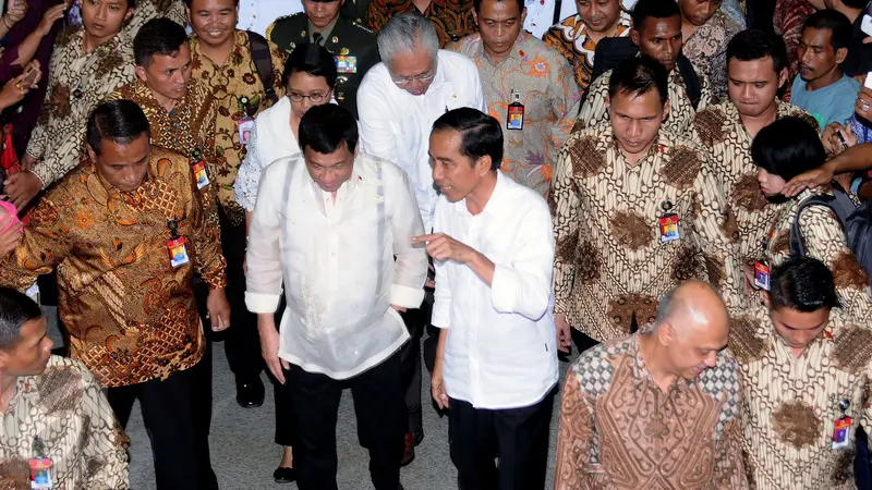 20160909-Jokowi Ajak Duterte Blusukan ke Pasar Tanah Abang-Jakarta