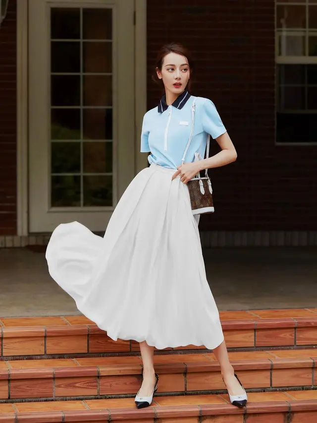 Potret Feminin Dilraba Dilmurat dalam Balutan Busana dari Louis Vuitton