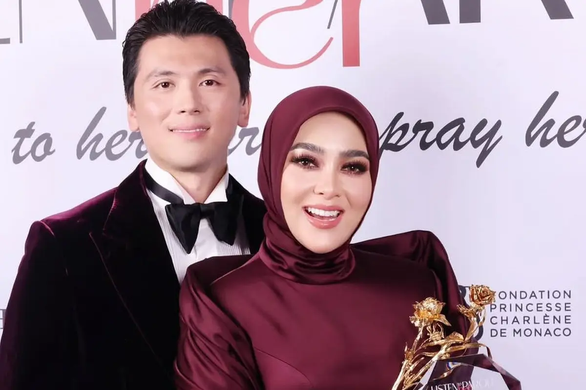 Syahrini Hadir di Cannes Raih Penghargaan Melalui Listen to Her Parole