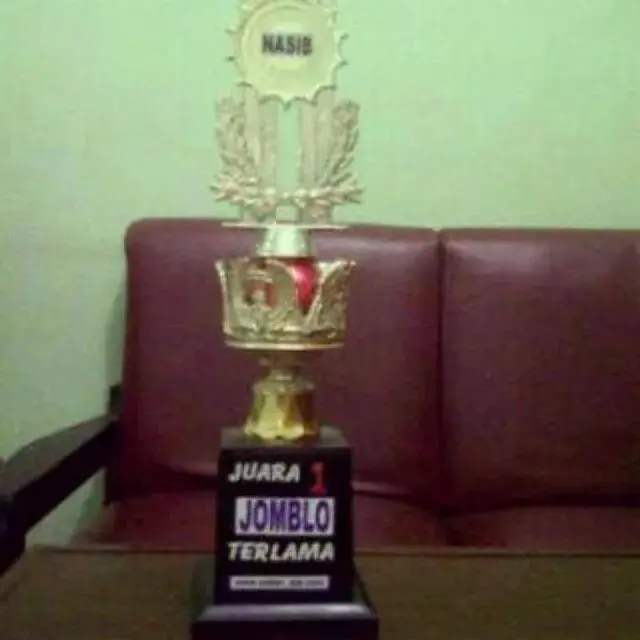 6 Potret Juara 1 Perlombaan Kategori Percintaan Ini Kocak, Bikin Senyum Tipis
